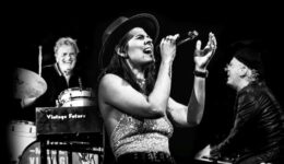 Mell & Vintage Future - Roots & Romance III - Beeld staand (c) rechtenvrij_web