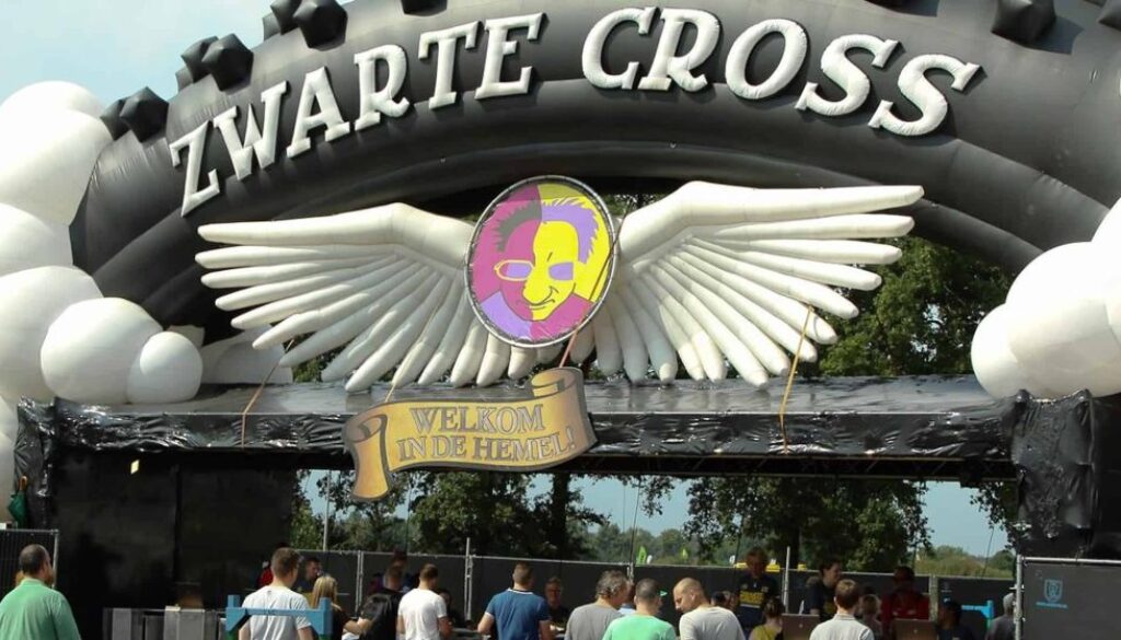 zwartecros-tvoost