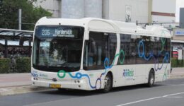https://commons.wikimedia.org/wiki/File:Keolis_Syntus_RRReis_BYD_K9UB_2098_06-10-2022.jpg