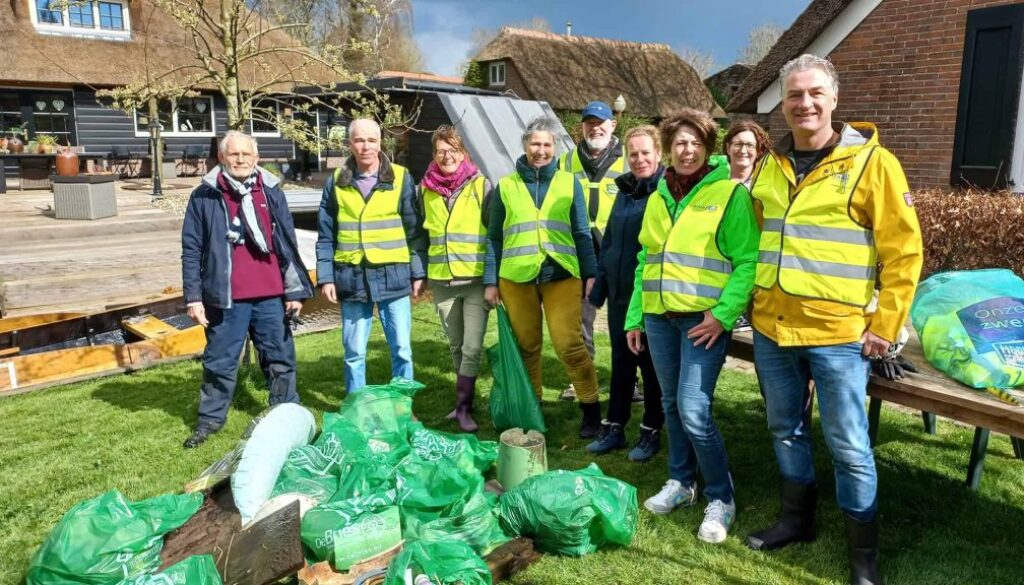 Team Giethoorn tijdens Landelijke Opschoondag 2024
