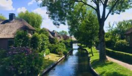 Giethoorn-Noord-Noorderpad-brug-ter-hoogte-van-nummer-14