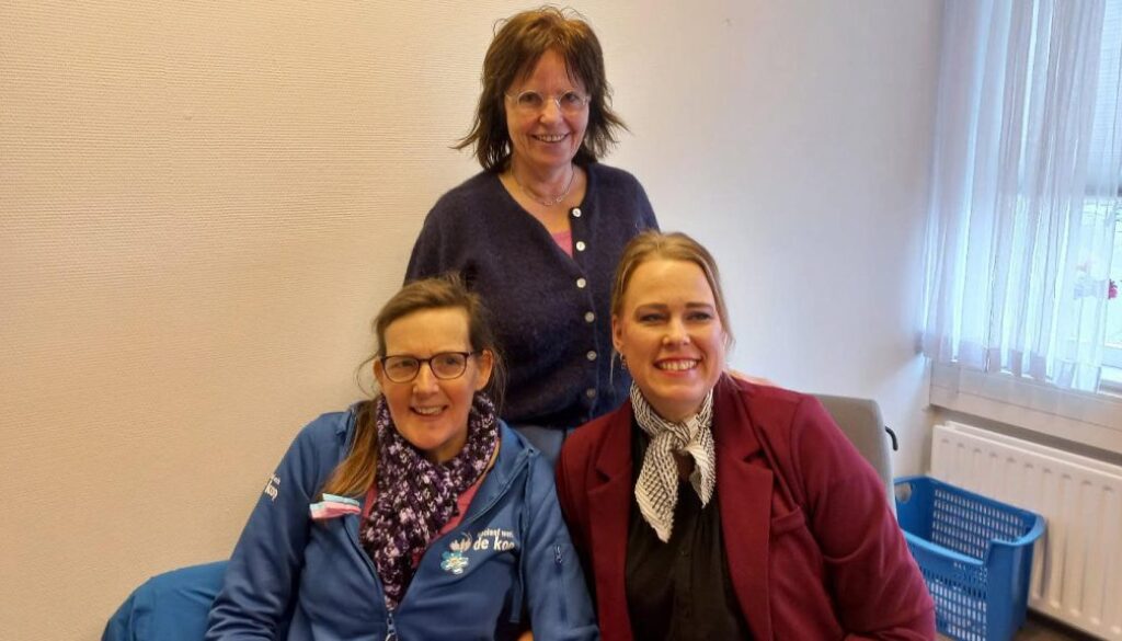 Paula Bierma (coördinator Mantelzorgnetwerk Steenwijkerland), Rika Roffelsen (coördinator Netwerk Dementie Drenthe en Netwerk Dementie Steenwijkerland) en Ilona Luten (maatschappelijk werker Noorderboog)