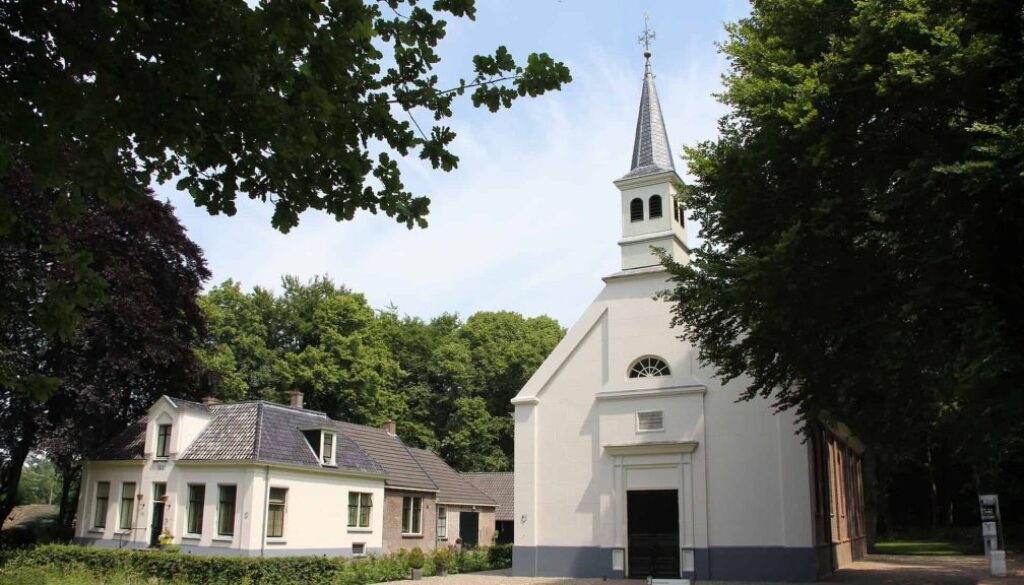 KOLONIEKERKJE EN PASTORIE KvW