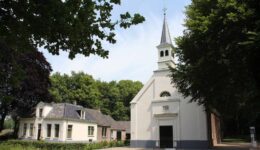 KOLONIEKERKJE EN PASTORIE KvW