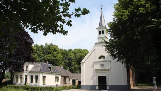 KOLONIEKERKJE EN PASTORIE KvW