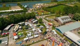 (c) Vollenhove Van Boven