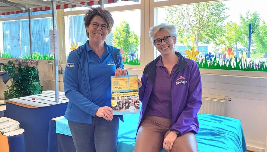 Op de foto: Marieke Pit van VIP! Steenwijkerland, onderdeel van Sociaal Werk De Kop Elza Nijenhuis van Stichting Present Steenwijkerland.