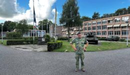 2-Kolonel Huub Klein Schaarsberg - foto Dirk Brans