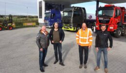 Presentatie waterstoftruck in Steenwijk - foto Piet Bosma