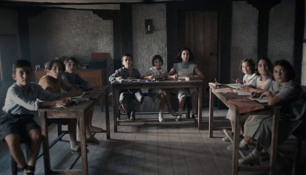 The Teacher Who Promised the-sae - foto aangeleverd