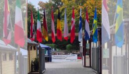 Toegangspoort naar Midgetgolfpark Friesland - foto aangeleverd