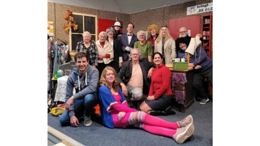 80-jarige toneelvereniging KnK Eesveen - foto aangeleverd