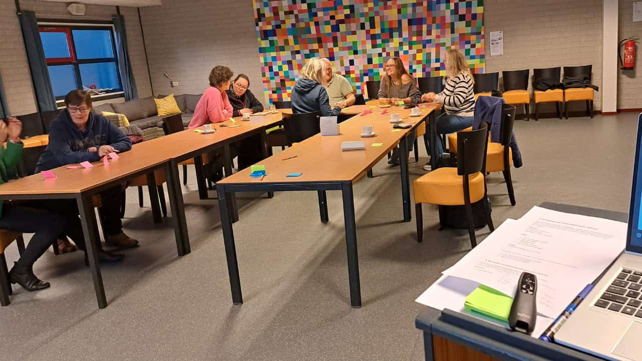 Bijeenkomst Heel Ooststellingwerf Repareert - foto aangeleverd