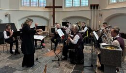 Jeduthun zorgt voor muziek bij de opening van het Kerstrondje 2025 - foto aangeleverd
