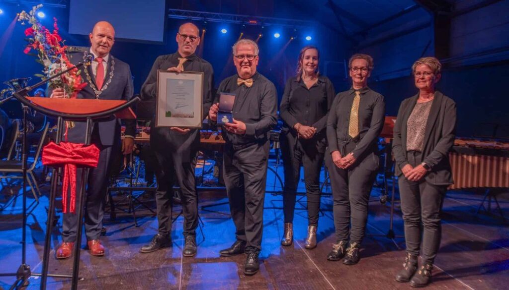 Soli Deo Gloria krijgt Koninklijke Erepenning - foto Nick van Dokkemburg