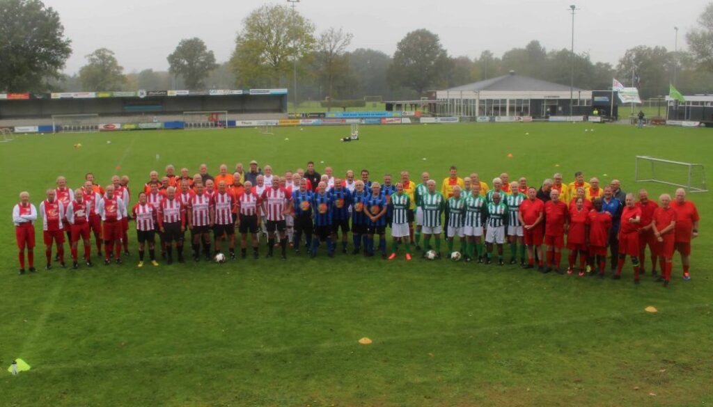 Groepsfoto Walking Football Noord Nederland - foto aangeleverd
