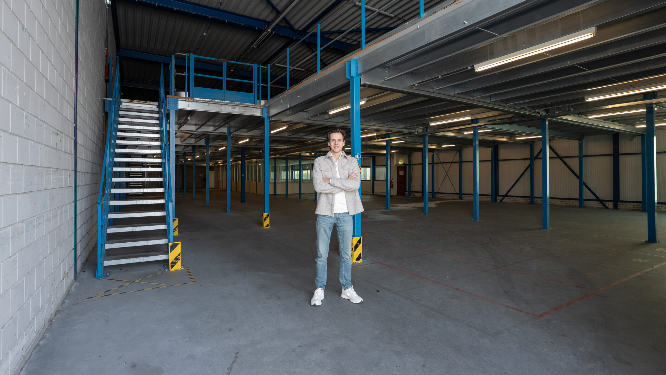 Julian Doorten, medeoprichter van Storage Share, in de hal van het nieuwe pand - foto aangeleverd