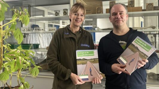 Overhandige eerste werkboek Ecologie in de Vreugderijkerwaard - foto aangeleverd