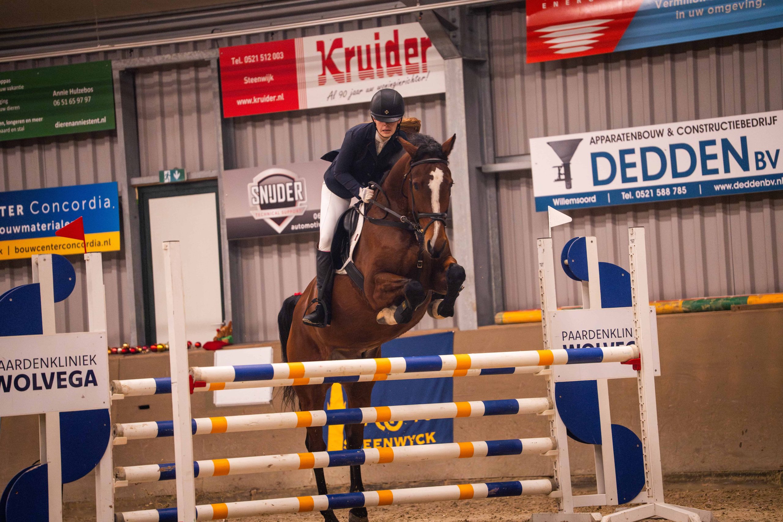 Myrthe Fransen met haar paard Kees. Foto - Simone Kuijpers Fotografie