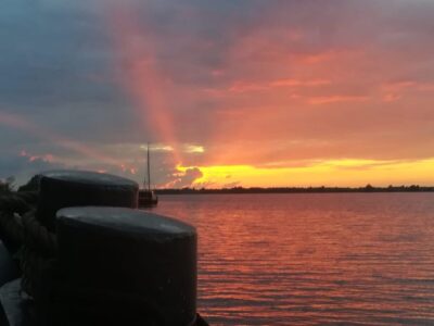Zonsondergang met bolders - foto aangeleverd