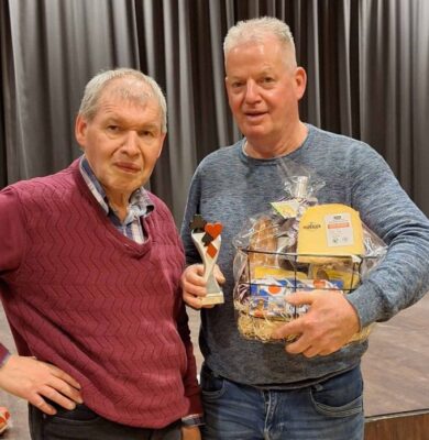Winnaar Tjidsger Rozenberg en naamgever en eerste winnaar Hans Brandsma - foto aangeleverd