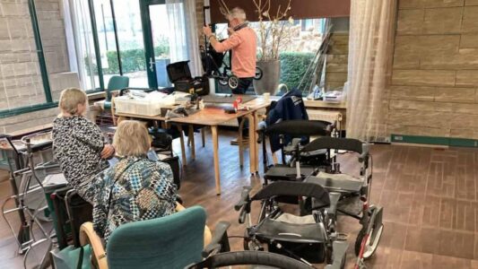 Rollator apk (foto NicoMaud De Haan)