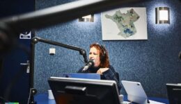 Daphne Stavast in de studio (foto: Thom Dolstra).