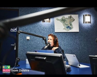 Daphne Stavast in de studio (foto: Thom Dolstra).