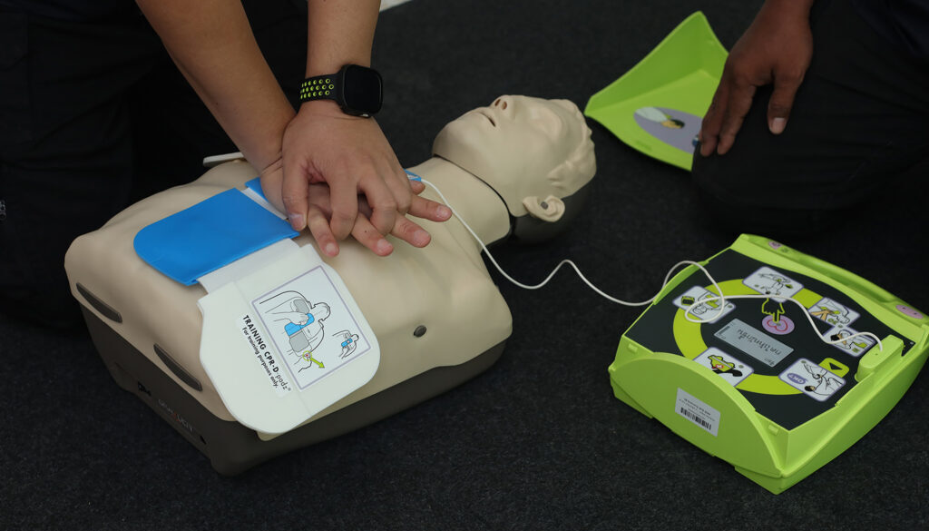 AED Gebruik & Reanimatie (foto magnific)