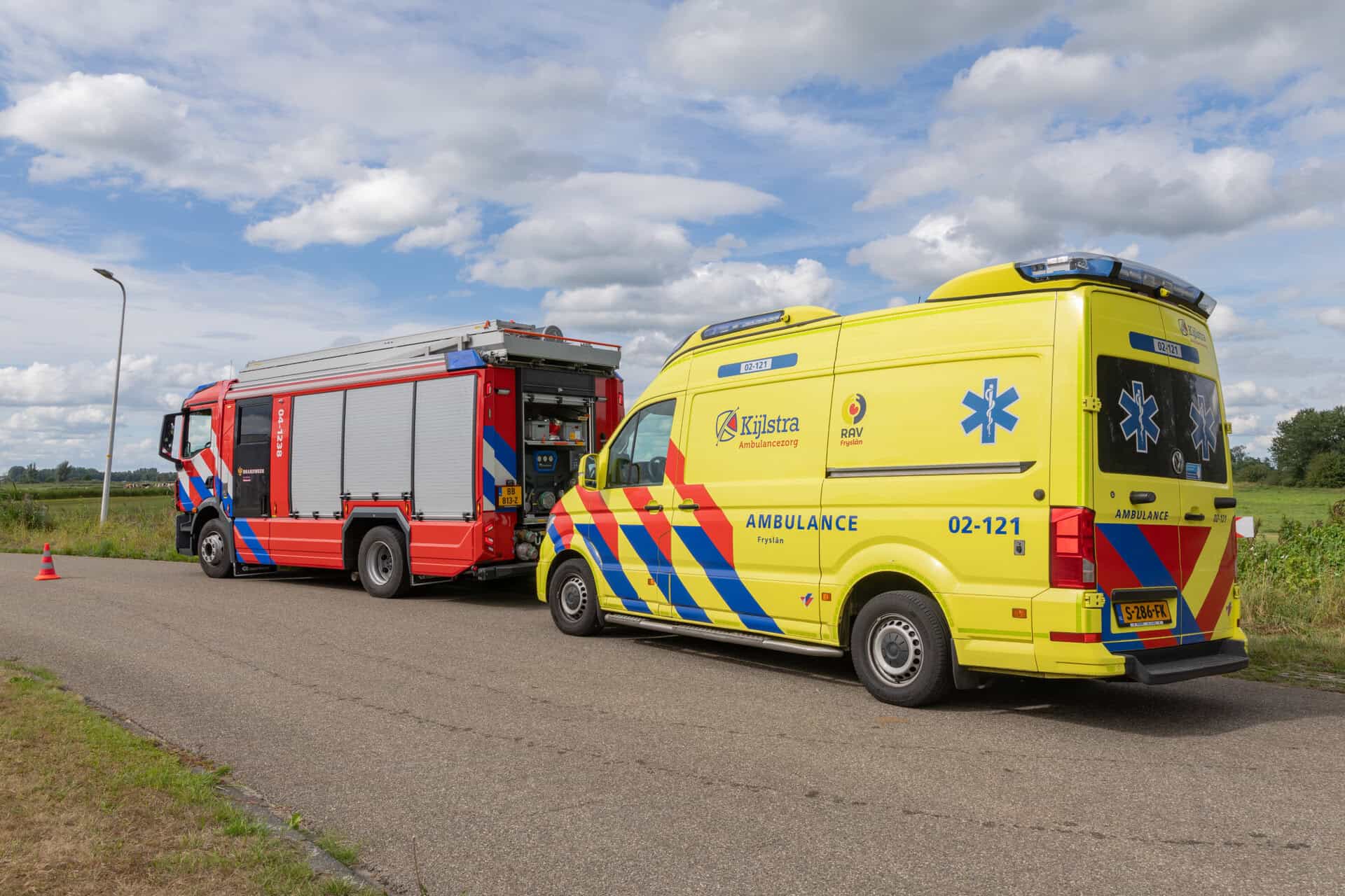 Brandweer en ambulance rukten uit naar Oldemarkt foto BTBmedia