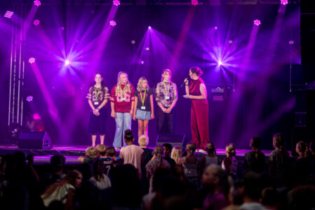 Faye Punter gekroond tot Dahliaprinses 2026 (foto Johan Vis)
