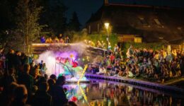 Gondelvaart Giethoorn 2026 (foto Wilbert Bijzitter)