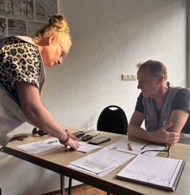 Inwoners van Wapserveen oefenen met een noodsituatie