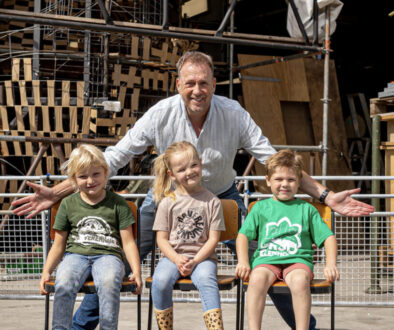 Jochem van Gelder lanceert? Corsop raatjes’ met Vollenhoofse jeugd (foto Johan Vis)