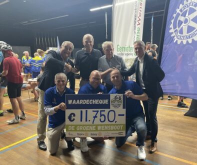 Chequeuitreiking Hollands Venetië Tocht (Foto aangeleverd)