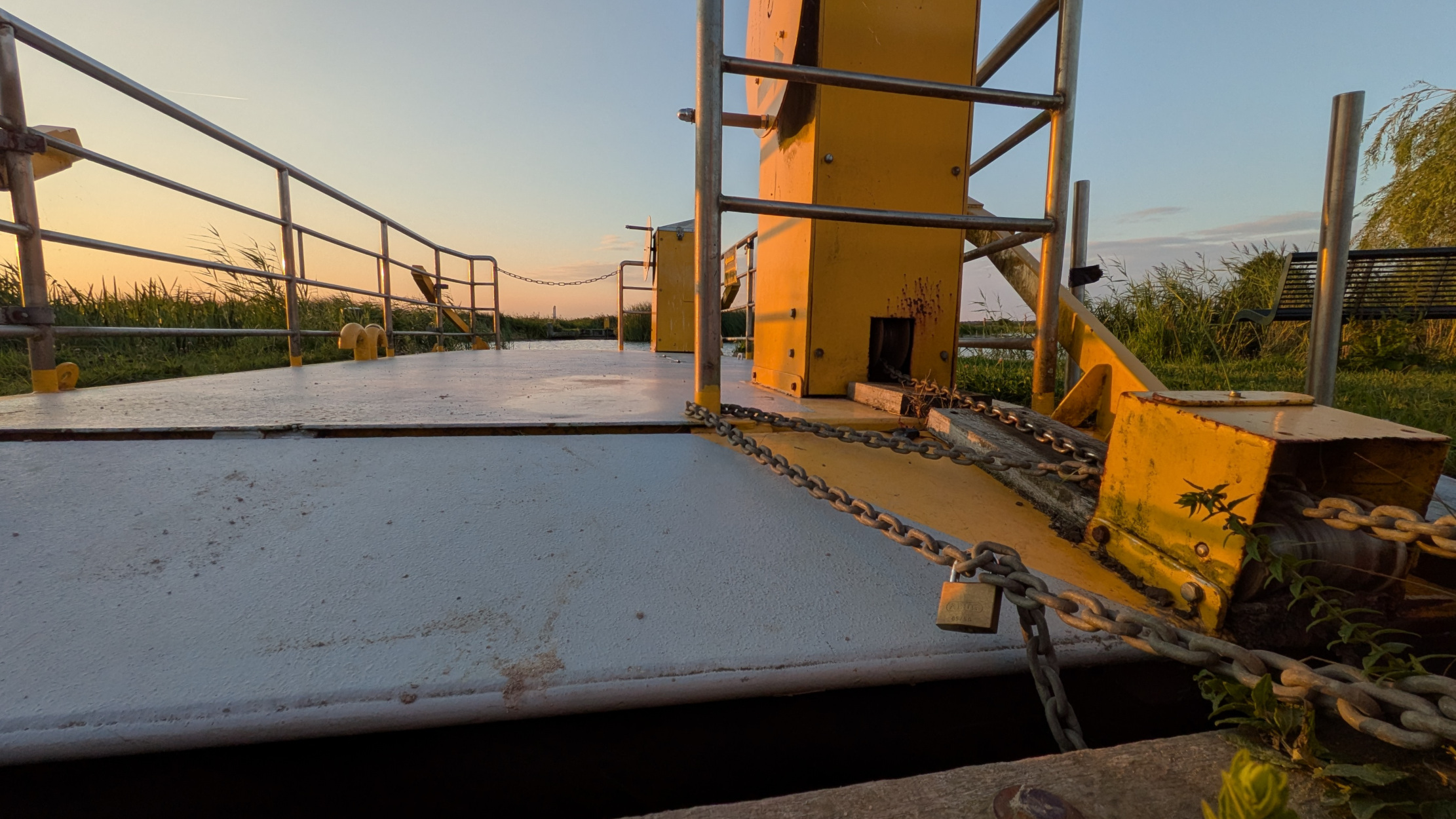 Pontje De Lende aan de ketting (foto_ De Werven)