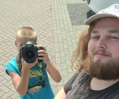 Thom Dolstra (r) bij het maken van een aankondigingsvideo (foto: Thom Dolstra).