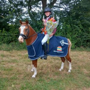 Lois Winters met haar pony Vito LJW (foto aangeleverd)