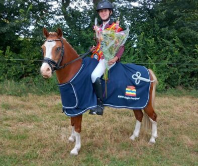 Lois Winters met haar pony Vito LJW (foto aangeleverd)