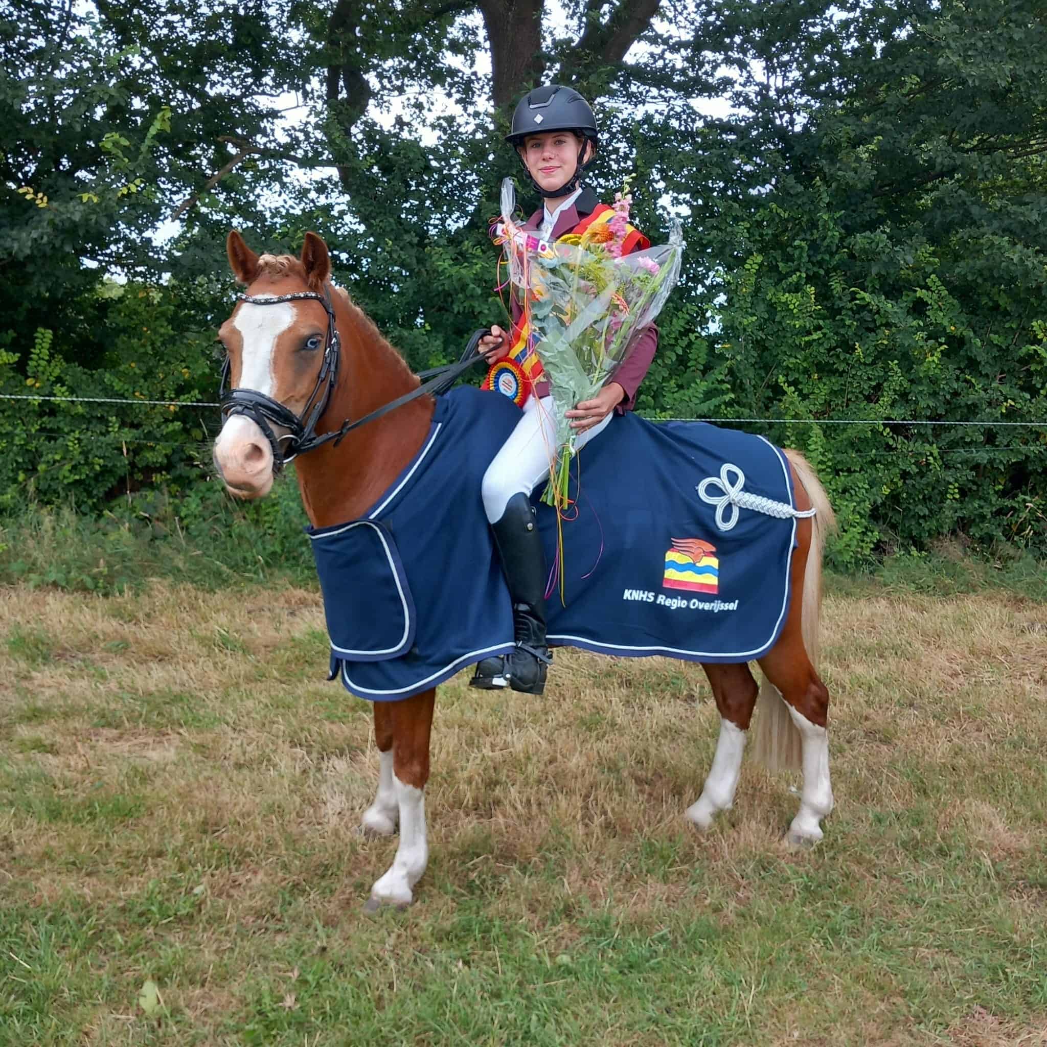 Lois Winters met haar pony Vito LJW (foto aangeleverd)