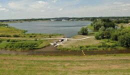 De sluis tussen het Eesermeer en de Steenwijker Aa (foto Dirk Brans)