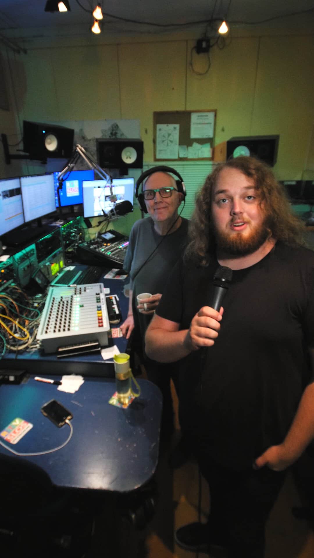 Thom Dolstra (r) bij het maken van een aankondigingsvideo (foto: Thom Dolstra).