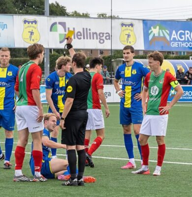 Olde Veste werkt hard voor verdiende zege op Bon Boys (foto Adri van Sleen)