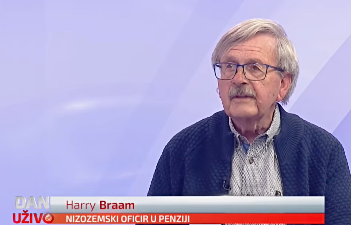 Interview Harry braam op tv-zender uit Sarajevo (foto_ YouTube)