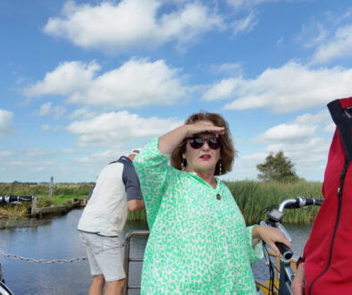 Overtocht met pontje over De Lende