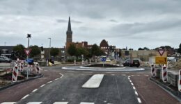 De rotonde is klaar; de Tukseweg weer geopend (foto aangeleverdt).