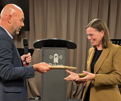CU-voorzitter Bert van Drogen bedankt Mirjam Bikker (foto; De Werven)