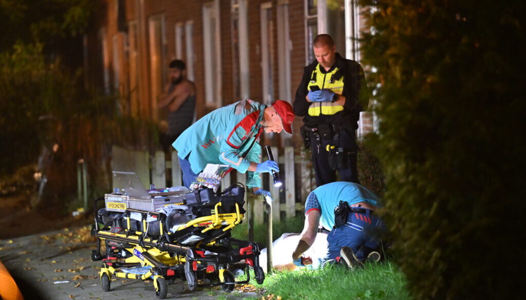 Twee gewonden moesten per ambulance naar het ziekenhuis (foto: Arnaud Vaartjes).