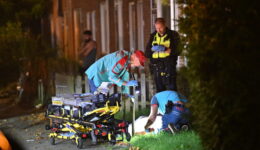 Twee gewonden moesten per ambulance naar het ziekenhuis (foto: Arnaud Vaartjes).