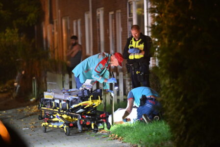 Twee gewonden moesten per ambulance naar het ziekenhuis (foto: Arnaud Vaartjes).